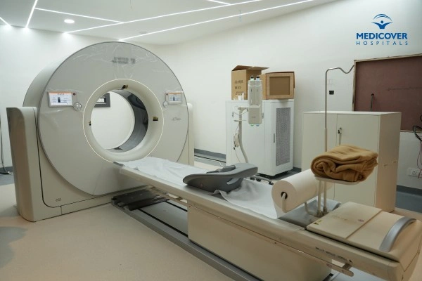 640 Slice CT Imaging Console and Control Room Alt: Radiology control room operating the 640 slice CT scanner